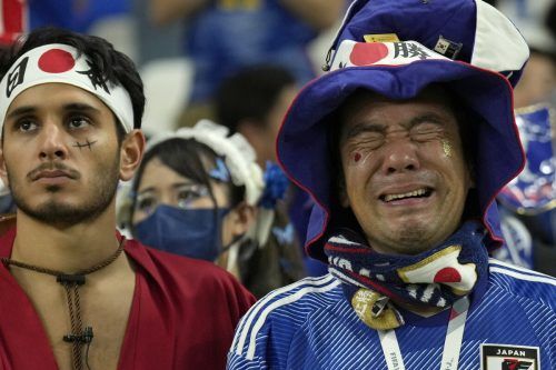 Nach der sensationellen Vorrunde vergossen die japanischen Fans gestern bittere Tränen. AP/Seco