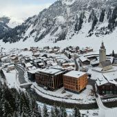 Errichtung von Lecher Gemeindezentrum auf der Zielgeraden