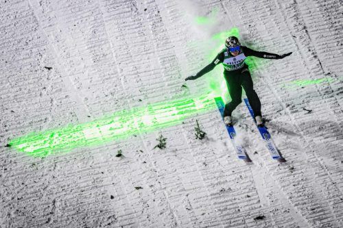 Ob Skispringer auf Schnee oder auf Matten landen, macht keinen großen Unterschied. Gepa