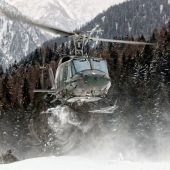Bundesheer in Vorarlberg steht mit Lawinensonden bei Fuß