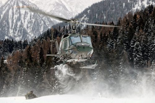 Per Helikopter übte man den Abtransport