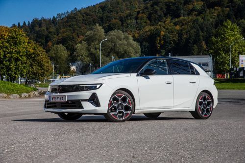 Potzblitz! Der Kompaktklassetyp Opel Astra ist mit seinem frischen Design wieder ein Gesicht in der Menge.  VN/steurer
