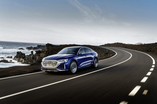 Prägnanter im Look, effizienter und spurtstärker: Audi Q8 und SQ8 e-tron gewinnen durch das Update nach vier Baujahren rundum.