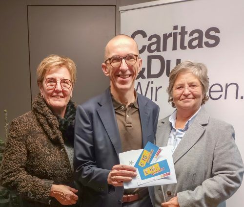 Präsidentin Marie-Luise Dietrich, Organisatorin Andrea Helbok mit Caritasdirektor Walter Schmolly.  Caritas/Auer