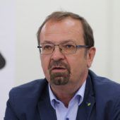 „Re-Use Truck“ wartet auf gebrauchte Ware