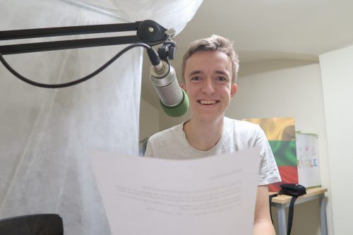 Seinen Freiwilligendienst hat Dave in Siauliai, Litauen, gemacht. Dort hat er beim Radijo Klubas bei der Produktion von englischen Radio-Shows mitgearbeitet.  Privat