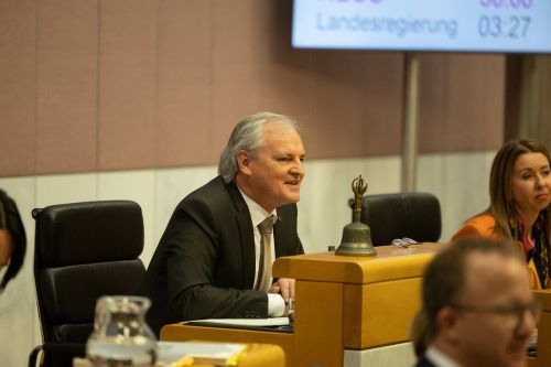 Sonderegger versuchte, die Aktivisten davon abzubringen, Reden zu halten.