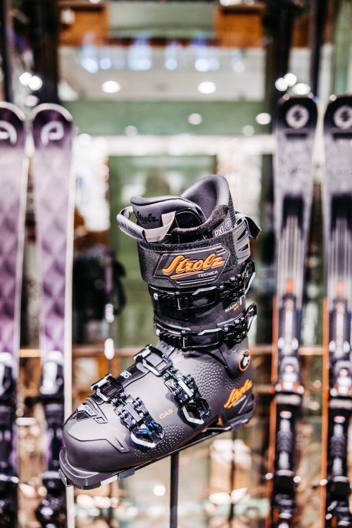 Strolz ist auch bekannt für seine Skischuhe.  strolz/sams