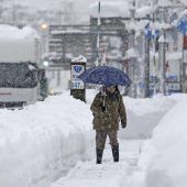 Tote nach heftigem Schneefall in Japan