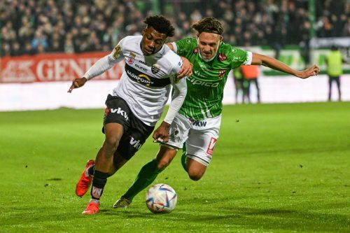 Altachs Alexis Tibidi trifft heute auf alte Bekannte aus Stuttgart. gepa