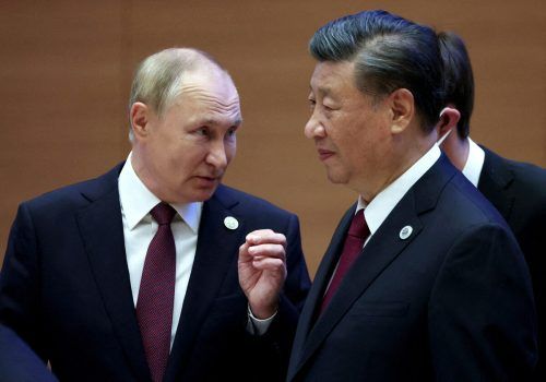 Vladimir Putin (l.) plant neues Treffen mit Chinas Staatschef Xi Jinping. Reuters