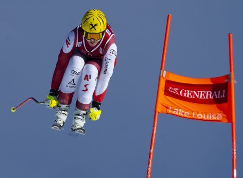 Volle Attacke. Nina Ortlieb kannte nach einer 23 Monate dauernden Weltcup-Absenz in den Abfahrten von Lake Louise keine Zurückhaltung, fuhr auf die Plätze zwei und sechs. ap