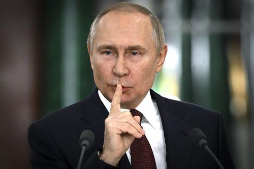 Wladimir Putin hat sich am Donnerstag bei einem Pressetermin die Zunge verbrannt. AP