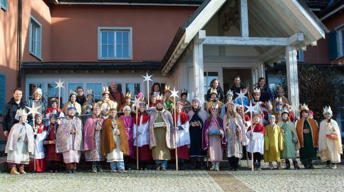 40 Kinder und Jugendliche zogen als Sternsinger durch die Gemeinde Röthis.  Watzenegger