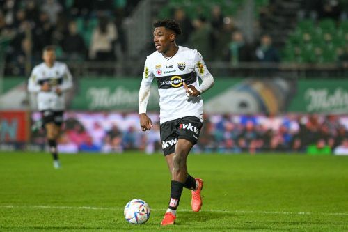 Alexis Tibidi erzielte im Herbst fünf Treffer für den SCR Altach. Der Leihspieler aus Stuttgart könnte dem Klub nun unverhofft zu Einnahmen verhelfen. gepa