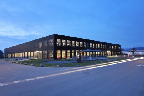 Die z-microsystems ist unter dem Dach von z-Werkzeugbau in Dornbirn tätig.  FA