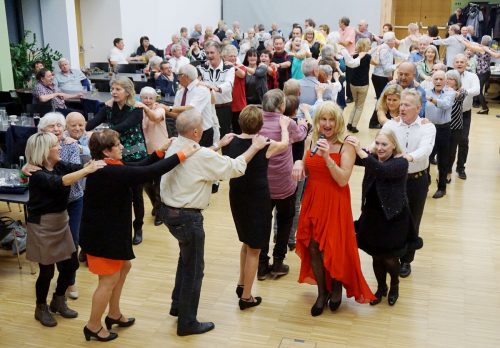 Auch eine Polonaise durfte beim ersten Tanztreffen in diesem Jahr nicht fehlen. vorarlberg 50plus