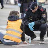 „Letzte Generation“ stoppte Verkehr am Wiener Gürtel