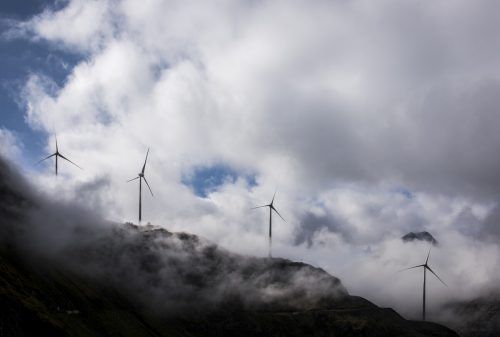 Bald auch in Vorarlberg? Der höchste Windpark Europas befindet sich in der Schweiz auf 2500 Metern Höhe.   APA
