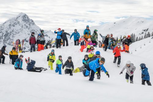 Die Offene Jugendarbeit bietet wieder ein Ski- und Snowboardcamp am Sonnenkopf an. Villa K.