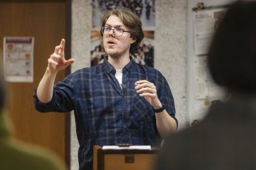 Chorleiter David Lins plant ein Chorprojekt, das erfahrenen Sängern und Interessierten Spaß machen soll.  Trachtengruppe