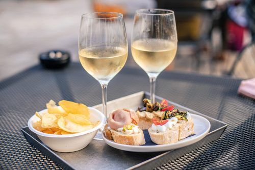 Die Cicchetti, kleine belegte Brötchen, bekommt man in den meisten Bars.