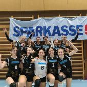 Volleyballnachwuchs zum Aufschlag bereit