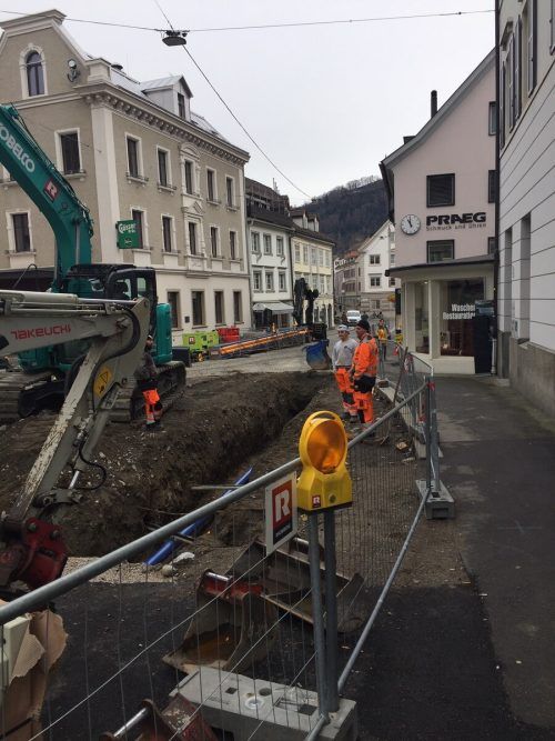 Die letzte Etappe der Quartiersentwicklung Leutbühel soll bis Mai fertig sein. Derzeit wird in der Anton-Schneider-Straße gebaut.  VN