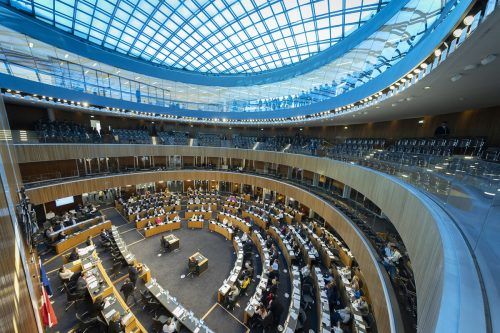 Die neue Kuppel über dem sanierten Parlamentsgebäude soll für eine transparente Politik stehen. Die wünscht sich auch Kathrin Stainer-Hämmerle. Parlamentsdirektion