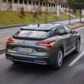 Autonews der Woche Mehr elektrische Reichweite für Plug-In-Hybride von Citroen / CO2-Rucksack rasch abgebaut / Peugeot kehrt als Motorradhersteller zurück
