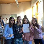 Gymnasiasten lernen von Volkswirtin