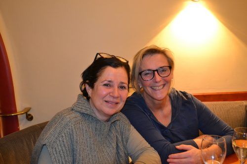 Elke Martin und Heike Zottele unterhielten sich bestens.