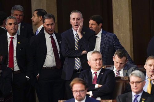 Es sind ermüdende Stunden im Repräsentantenhaus. Auch dieser republikanische Abgeordnete aus Pennsylvania wartet auf einen neuen Sprecher. AP
