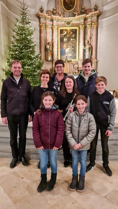 Festliche Musik zum Jahreswechsel mit zwei Trompeten und Orgel.