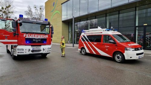 Für die Feuerwehr Hard konnte Entwarnung gegeben werden.  fw Hard