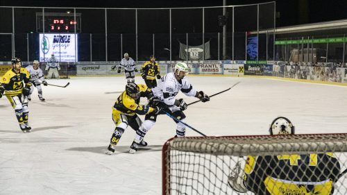 Gegen die Wattens Penguins feierte der SC Hohenems einen 4:2-Heimerfolg. mima (2)