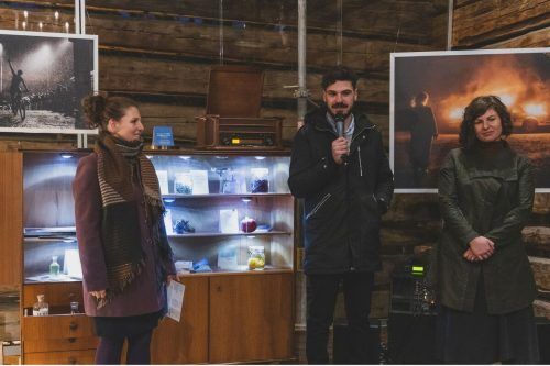Gemeinsam mit Moderatorin Eva-Maria Türtscher (l.) und Magdalena Türtscher vom Büro Magma eröffnete Mathias Klocker die Fotoausstellung.  Damüls Tourismus