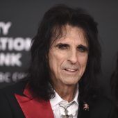 Schockrock-Urvater Alice Cooper wurde 75