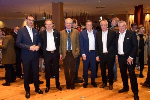 LH Markus Wallner mit Otmar Michaeler, Christof Germann, Helmut Mennel sowie Andreas und Erich Falkensteiner. SCO