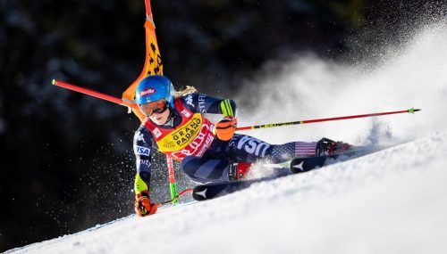 Mikaela Shiffrin war beim Riesentorlauf am Kronplatz eine Klasse für sich. In Spindlermühle kann sie den Siegrekord von Ingemar Stenmark einstellen. ap