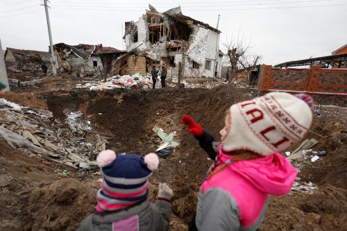 Nahe der ukrainischen Hauptstadt Kiew, in der Siedlung Hlewacha, verwüsteten russische Raketen Häuser und Infrastruktur. Reuters