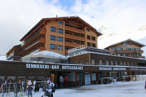 Handwerker haben die Jägeralpe in Warth nach dem Brandschaden saniert.