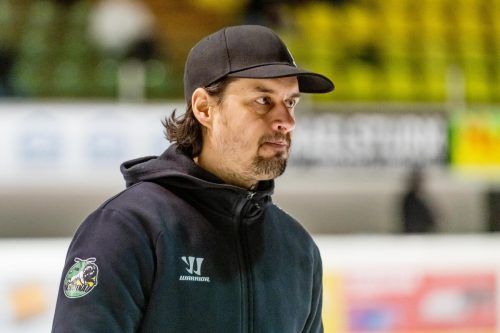 Philipp Winzig und sein EHC möchten Salzburg nochmals ein Bein stellen.  Stiplovsek