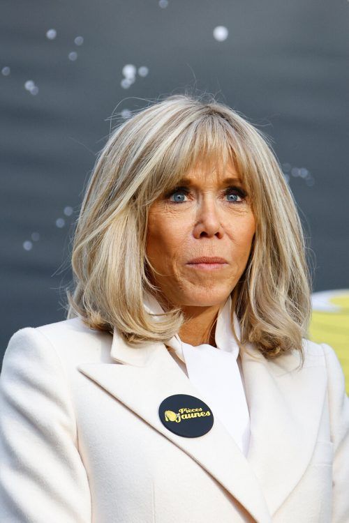 Präsidentengattin Brigitte Macron zerreißt ihre Tagebucheinträge.  RTS