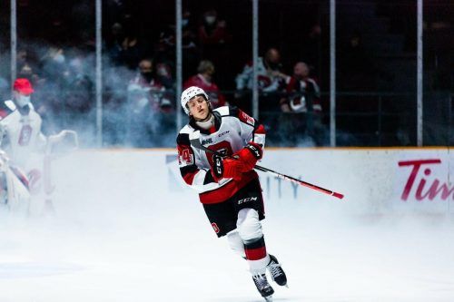 Rohrer erzielte gegen Kingston den Treffer zum 1:0, musste kurz darauf nach einem Check ins Spital. Eine Untersuchung verlief positiv, von Vinzi selbst gab es ein Daumen hoch. OT, sl