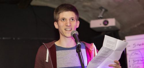 Simon Ludescher gewann vergangenes Jahr die Poetry Slam Landesmeisterschaft. LÄNDLE SLAM