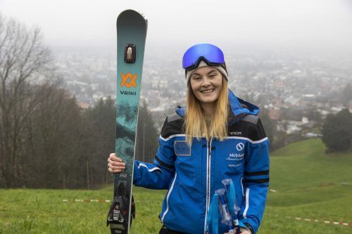 Skilehrerin im Grünen. Wie gerne würde die Studentin Marie Reiter ihren Ferialjob ausüben. Doch das geht heuer nur bedingt.  VN/RP