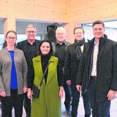 Volksschule Altenstadt unter Dach