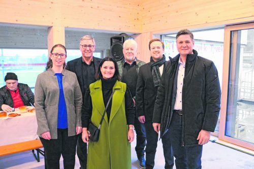 SR Nathalie Koch, Bgm. Wolfgang Matt, Direktorin Monika Burtscher, Alt-OV. Josef Mähr, OV Michael Nemetschke und Vize-Bgm. Daniel Allgäuer. 