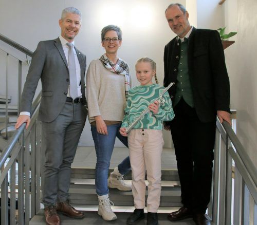 Thomas Schreiber mit Susanne Mayr, Julia Lang und Thomas Greiner. sparkasse bludenz